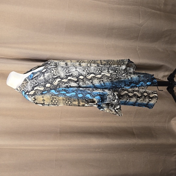 Frank Lyman blue tan sheer snake print boho long sleeve tunic blouse, size 12 - Picture 4 of 8